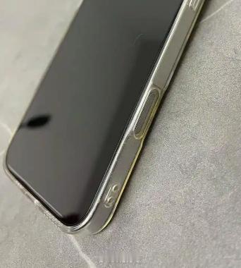 手机拍照实体键是鸡肋吗 特别的鸡肋！咱们手机都是要装手机壳的，那么如果不把手机壳