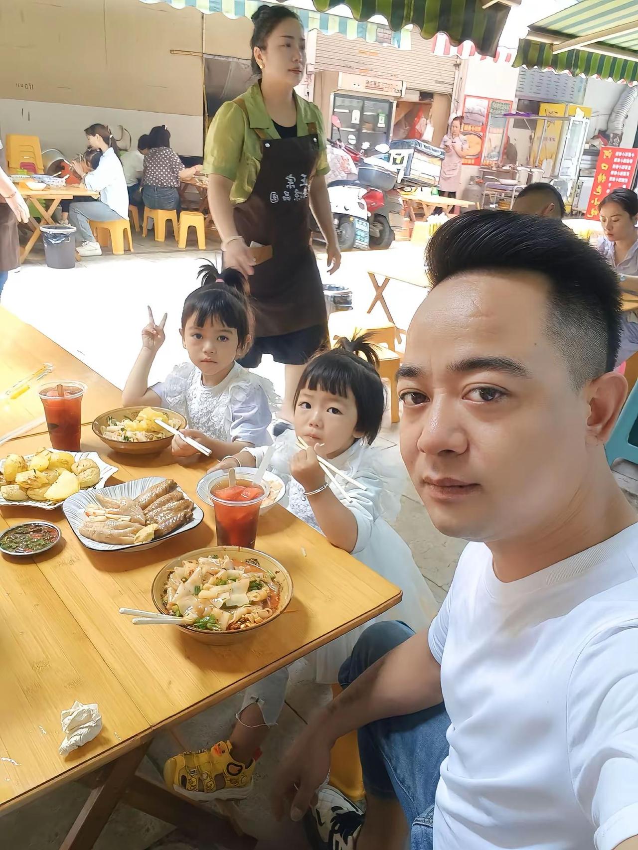 4年了 我为了孩子选择了不在婚，生活的苦我咬牙坚持，微笑留给别人，苦楚留在心底，