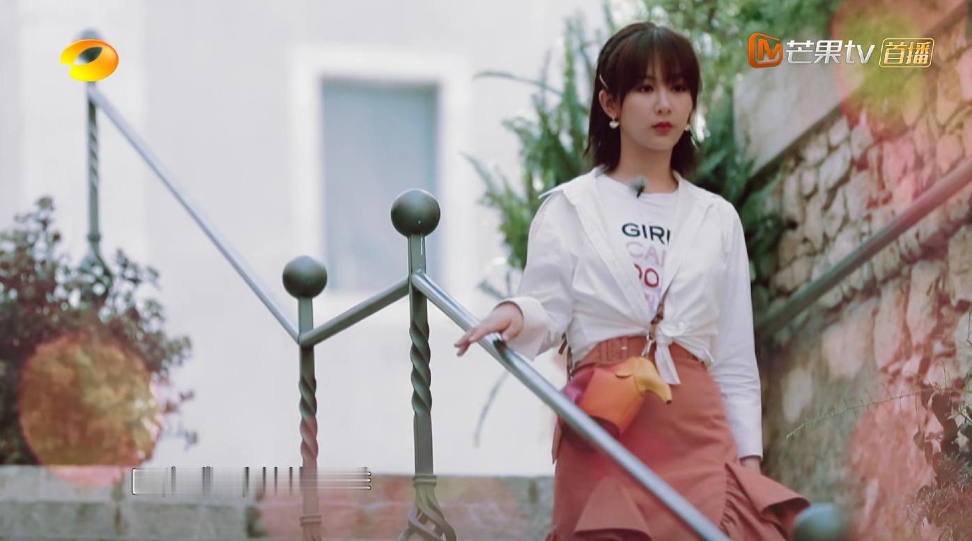 听说中餐厅第三季很好看，来补一下，杨紫好搞笑哈哈哈，听说能瘦10斤我就来了哈哈哈