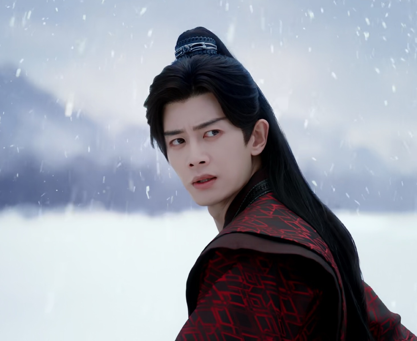 红色衣服+BGM，萧焕一出场，真的太帅了！ 