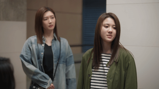 #何悯鸿欢乐颂5更癫了# 不是？何悯鸿到底在干嘛呀！#何悯鸿惹到四美你算是踢到钢