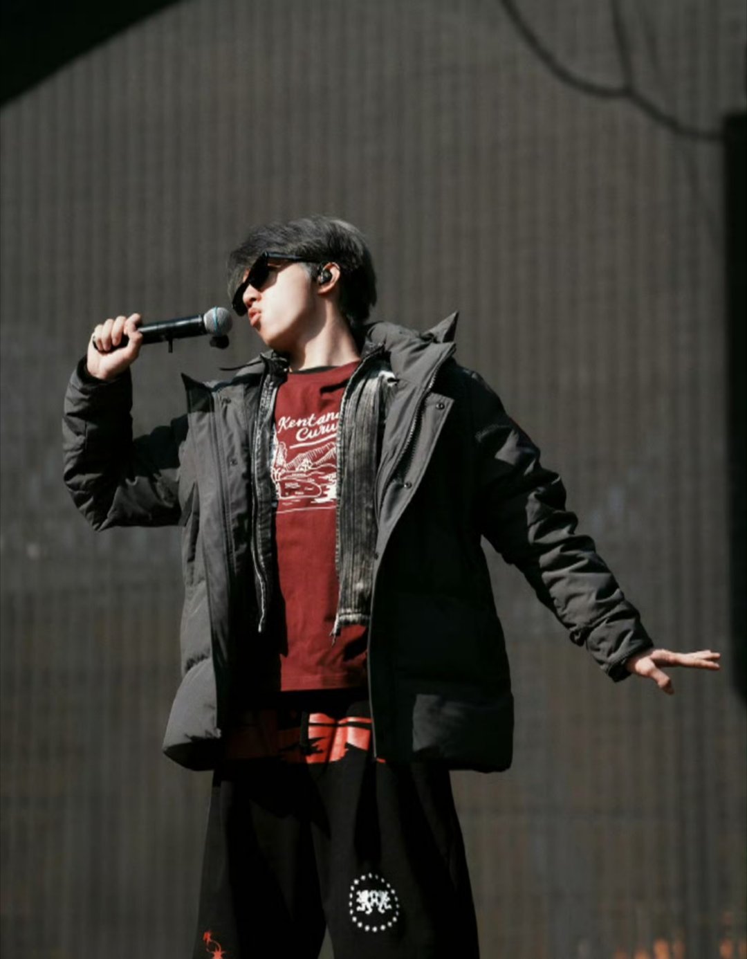 刘耀文好帅！期待SAUCE的首舞台！！坐等耀文神图