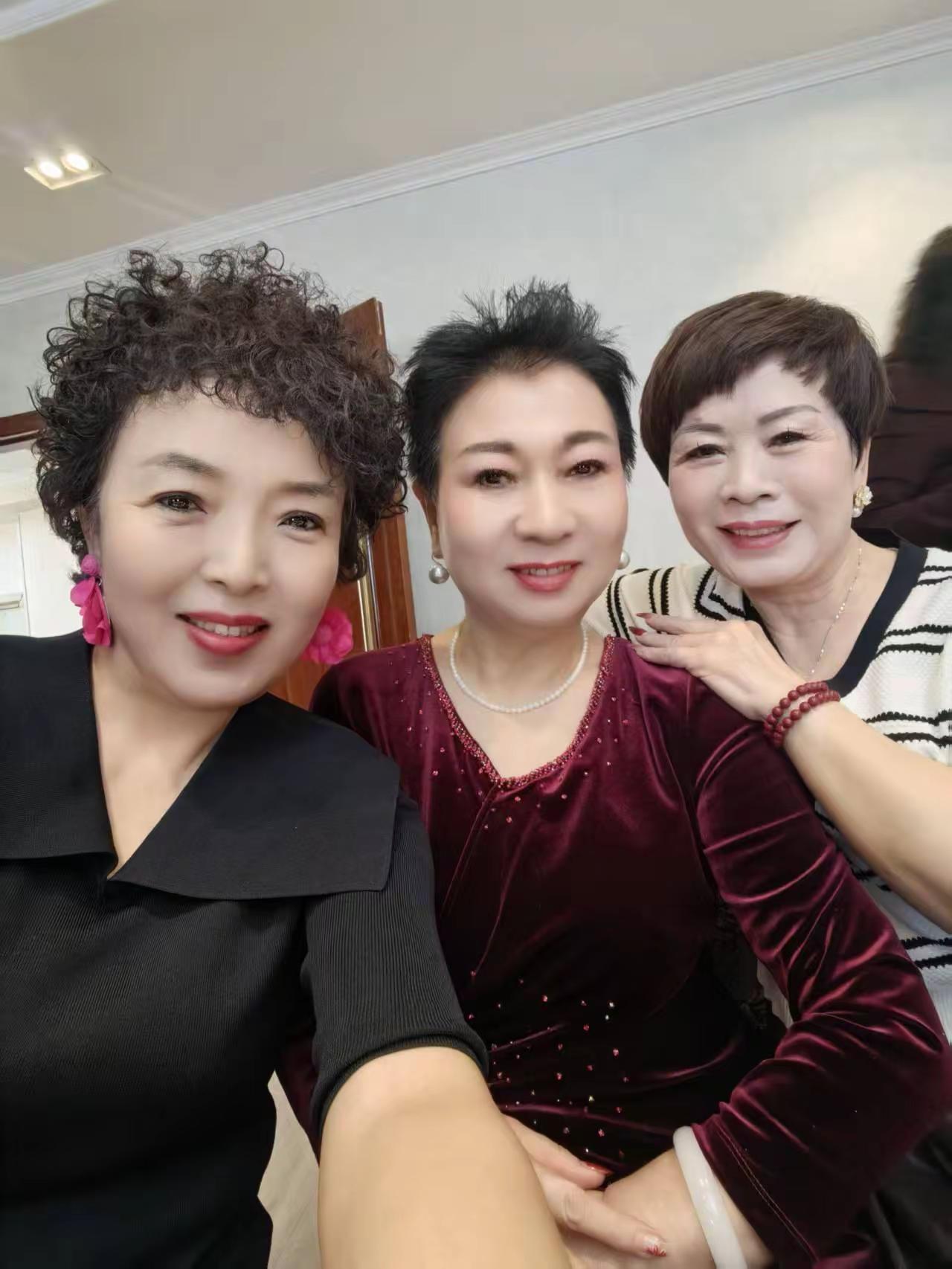 开心姐妹，美美哒