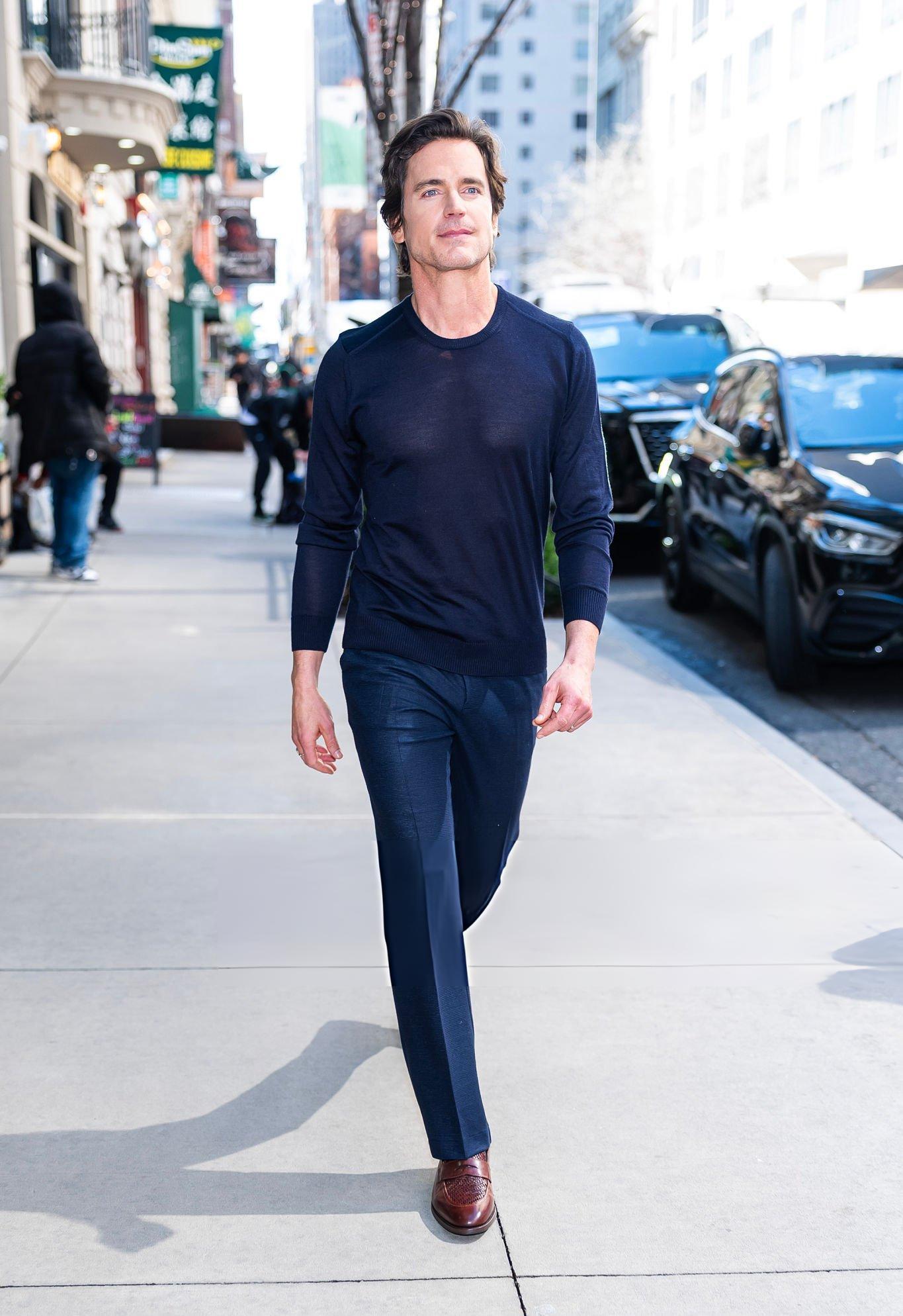 OMG 孔雀的胸肌就这么若隐若现地挂在外面！当地时间2026年4月6日，Matt