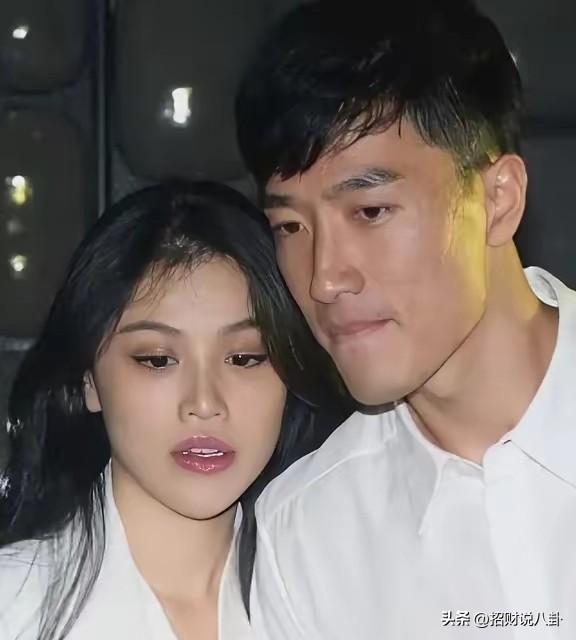 刘翔前妻庆幸自己没有生个小刘翔，因为这段感情注定要失败。

刘翔放不下初恋吴莎，