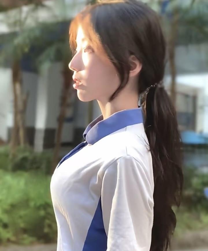 你还记得高中时的同桌吗？