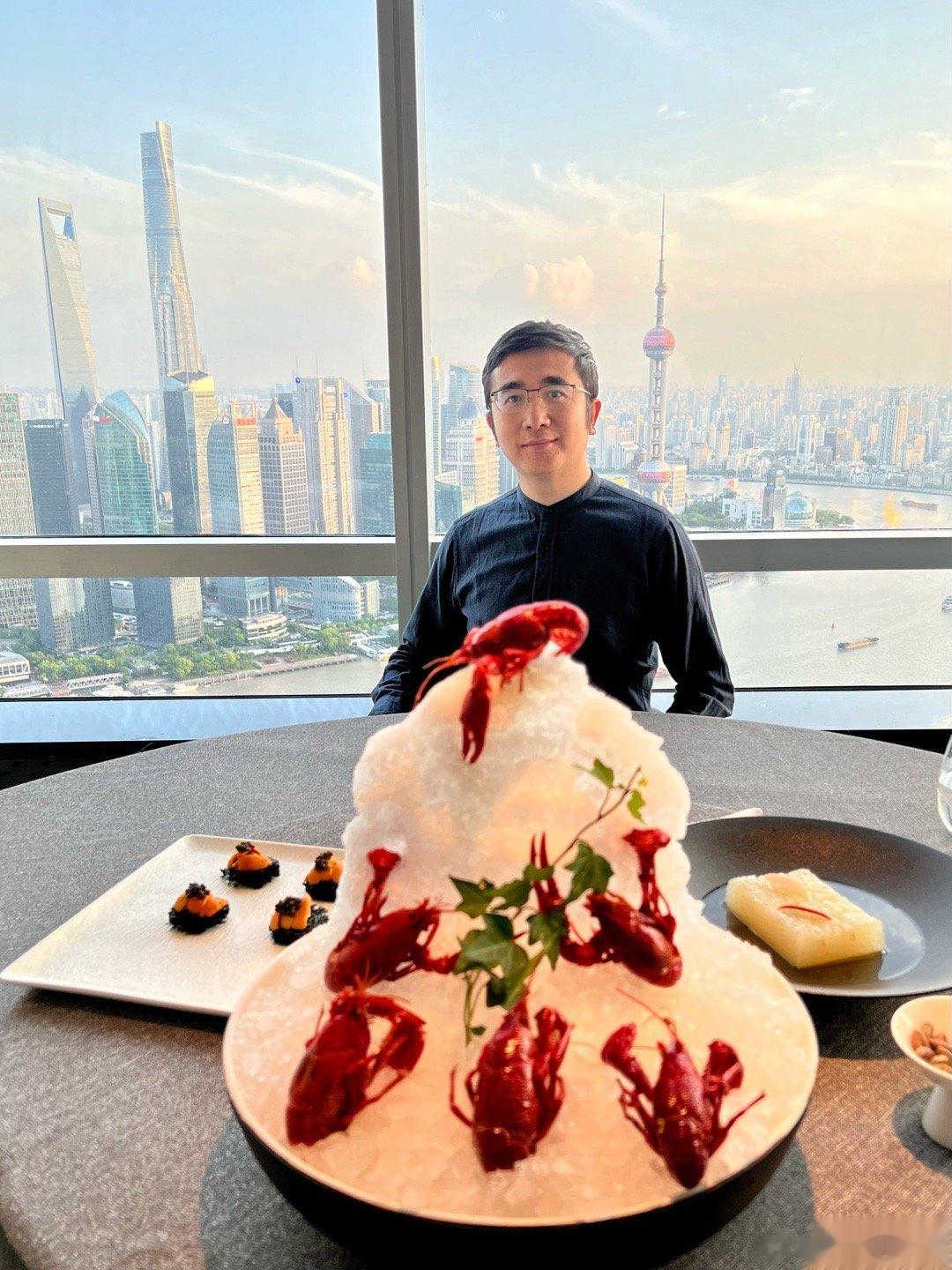 上海米其林一星，甬府北外滩店。一家风景好，味道也好的店。以前去过甬府另一家米其林