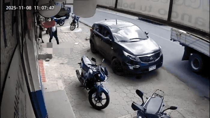 史上最残暴的刺杀：5把冲锋枪扫射市长候选人夫妇，全打烂了！11月8日，危地马拉埃