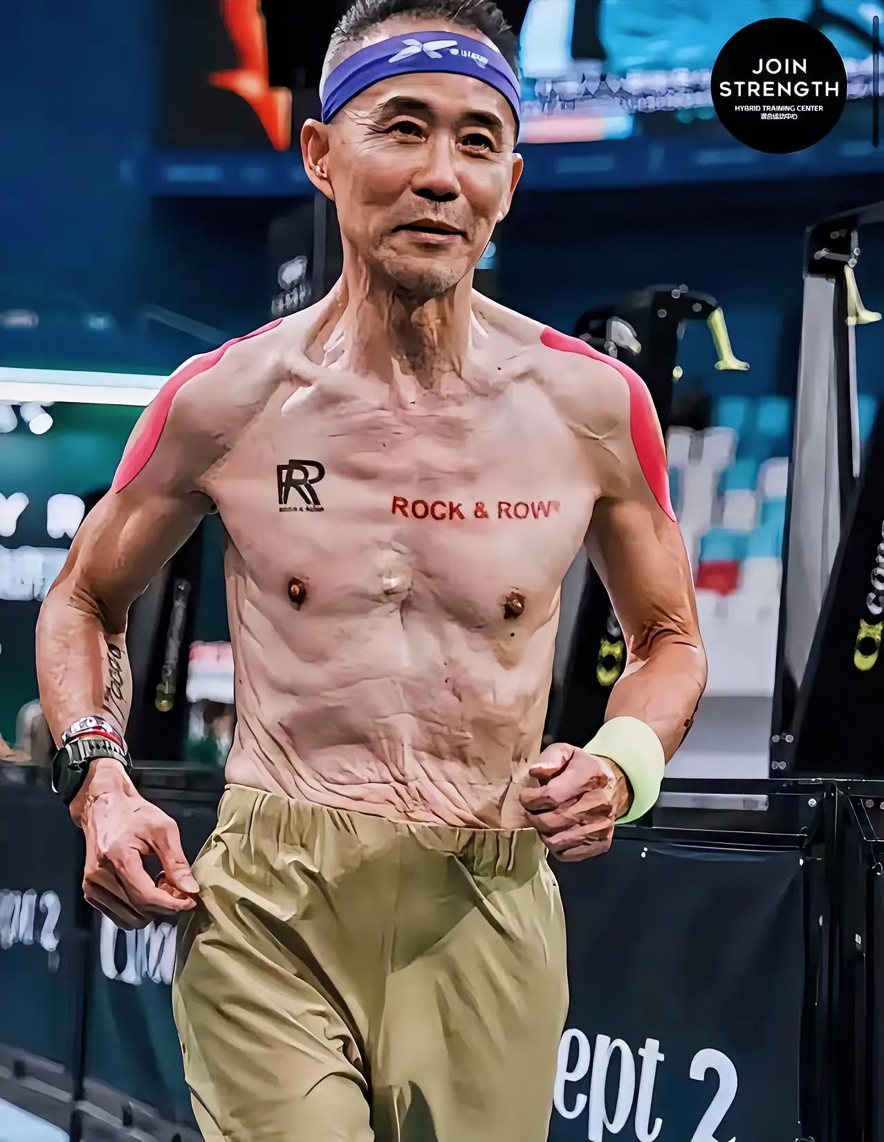 王石老当益壮！不服不行，有人说娶了年轻妻子不得不运动锻炼不服老，我想说这不是好事