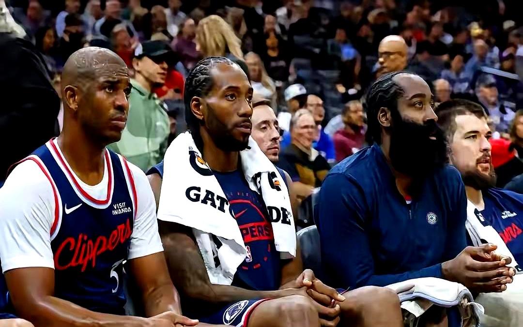 快船这“破船”又要修修补补了？
 

把老炮保罗按在板凳上当背锅侠，结果球迷根本