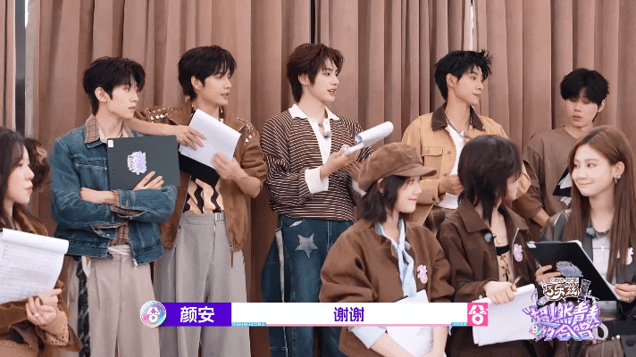 刘雨昕刘雨昕探班音综刘雨昕探班带了两车润喉神器 排练本来就辛苦，这下有满满一车润