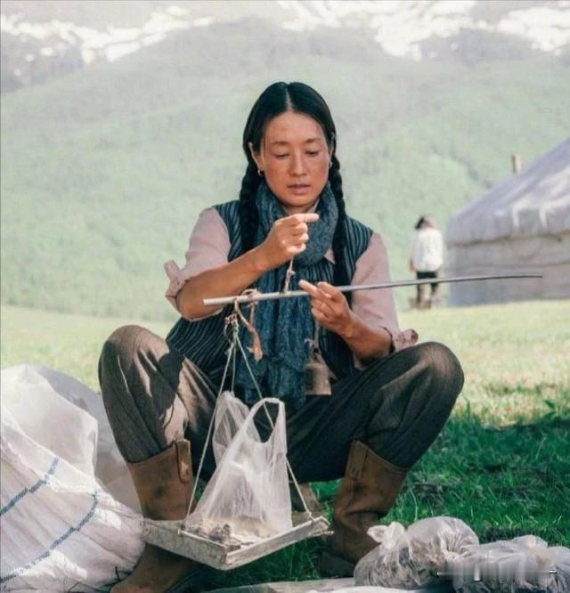 ——我妈若是心情好就怂恿他们做坏事，心烦的时候就教他们使用礼貌用语。

——若是