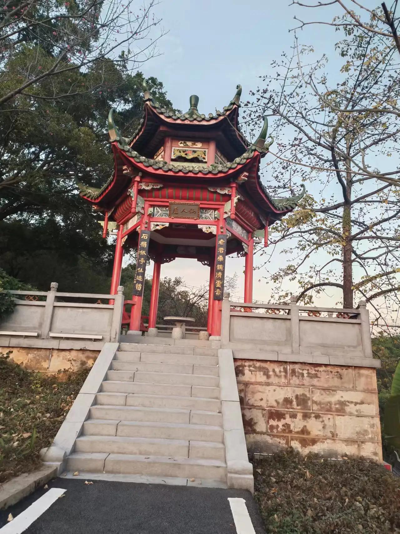 东莞在明朝天启年间出过进士李觉斯，可惜在南明时降清，我永远讨厌看不起这种背叛民族