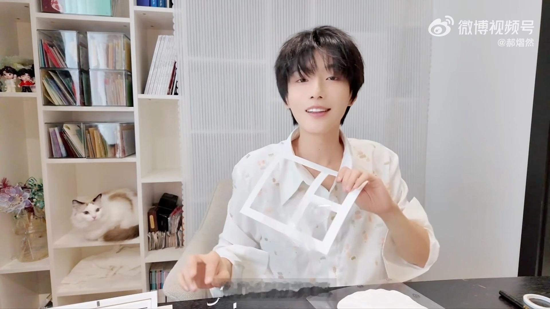 大家送的信然然都有好好的保存收起来 让人心软软的乖宝宝🥺 ​​​