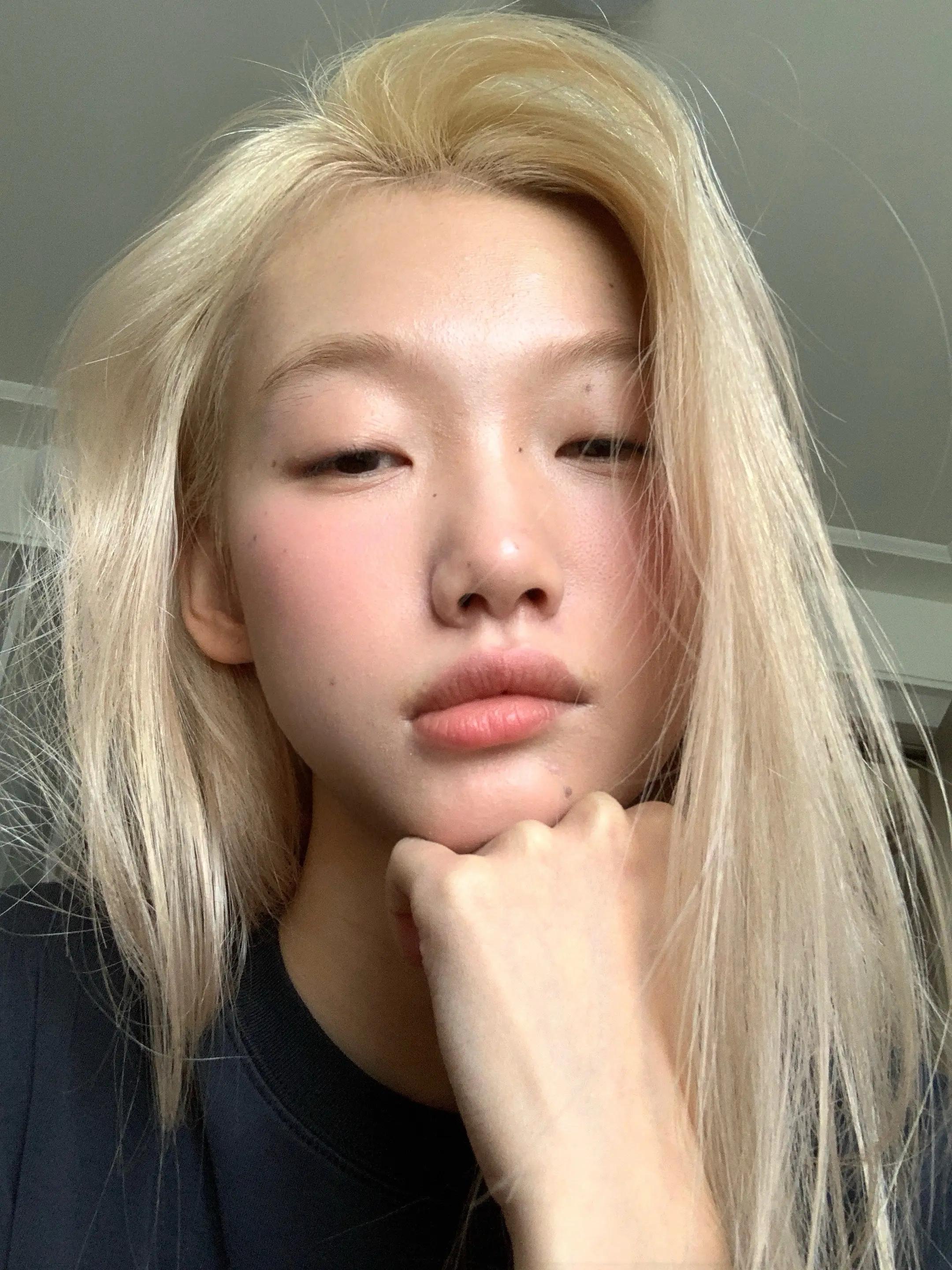보고 싶어요…🤍🩶。