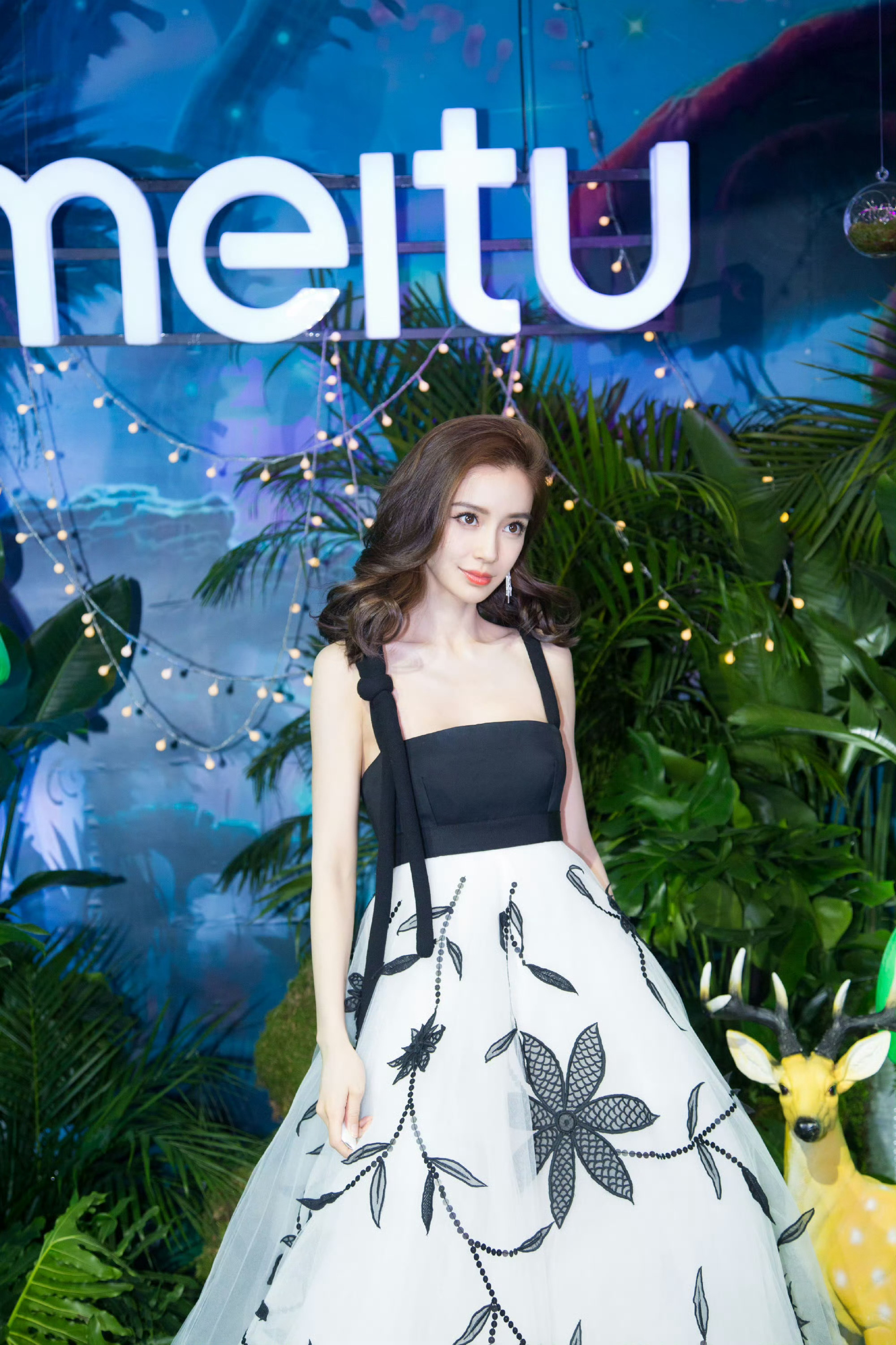 angelababy  angelababy “你是春日的入场券，盛夏的晚晴天”