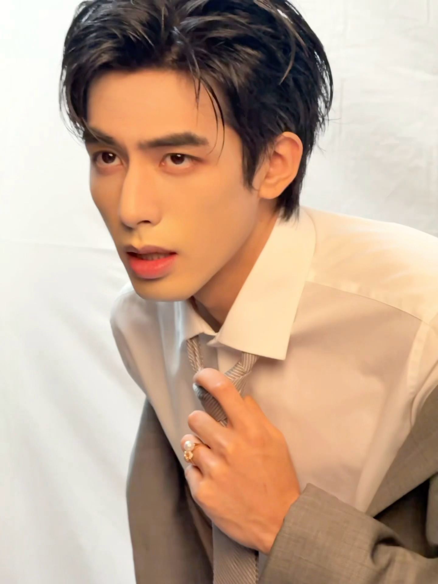 宋威龙 友情提示‼️本组live图没有退出键，观看时可以呼吸🕶