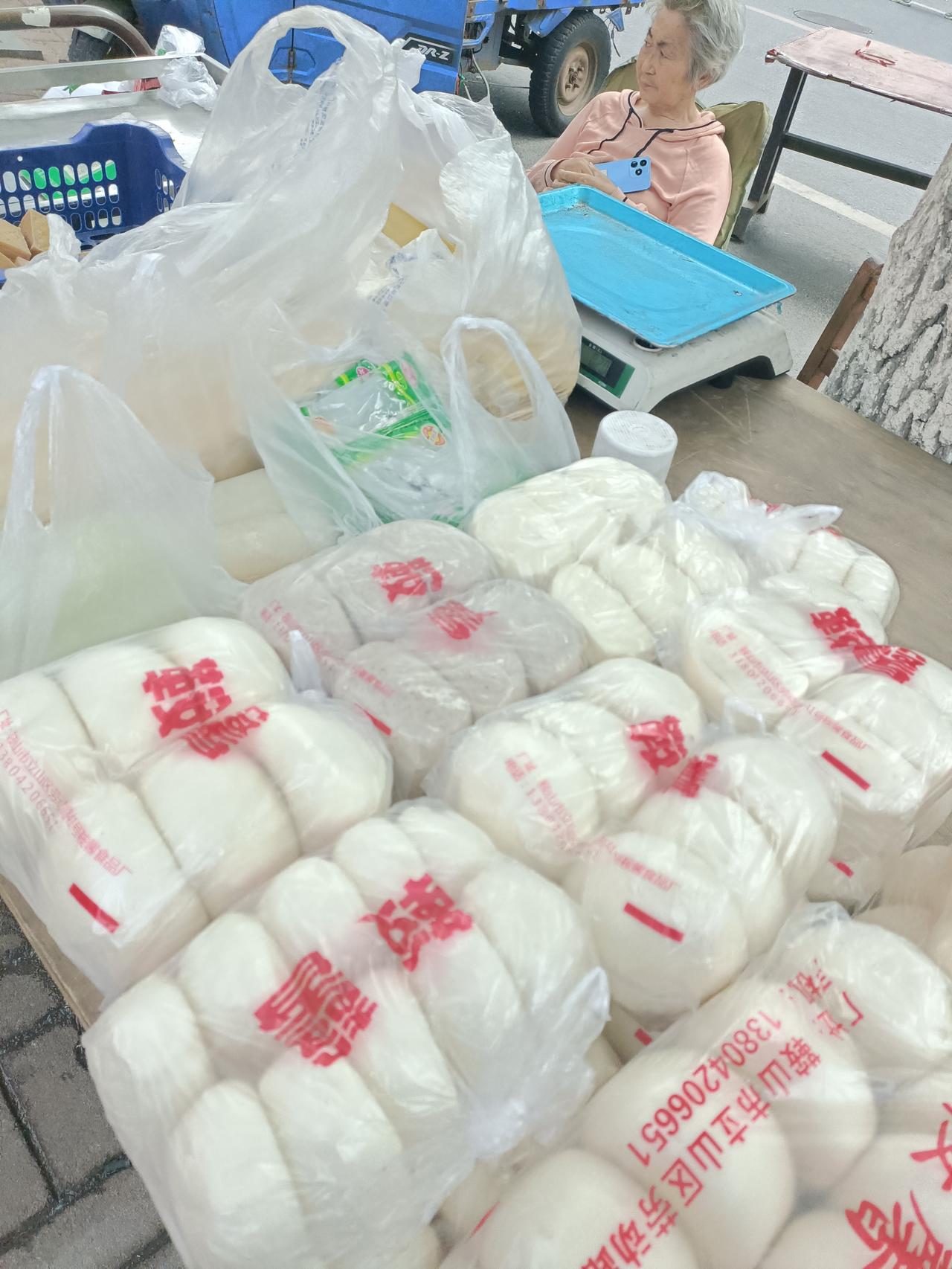 学会自愈，对成年人来说太重要了。生活里很多委屈心酸只能自己扛，没法倾诉也没人能完