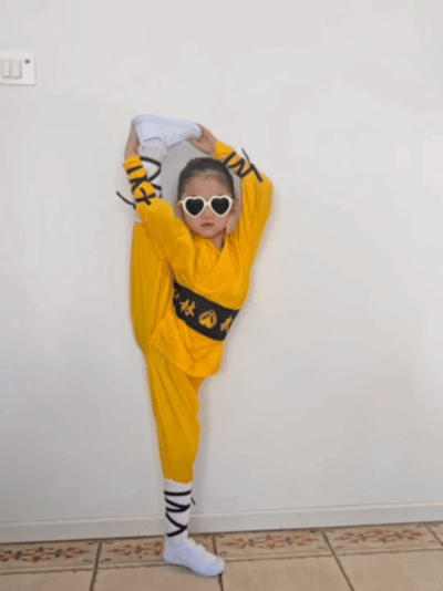 张梓琳说小女儿想去少林寺学武功张梓琳4岁小女儿秀朝天蹬 张梓琳说小女儿想去少林寺