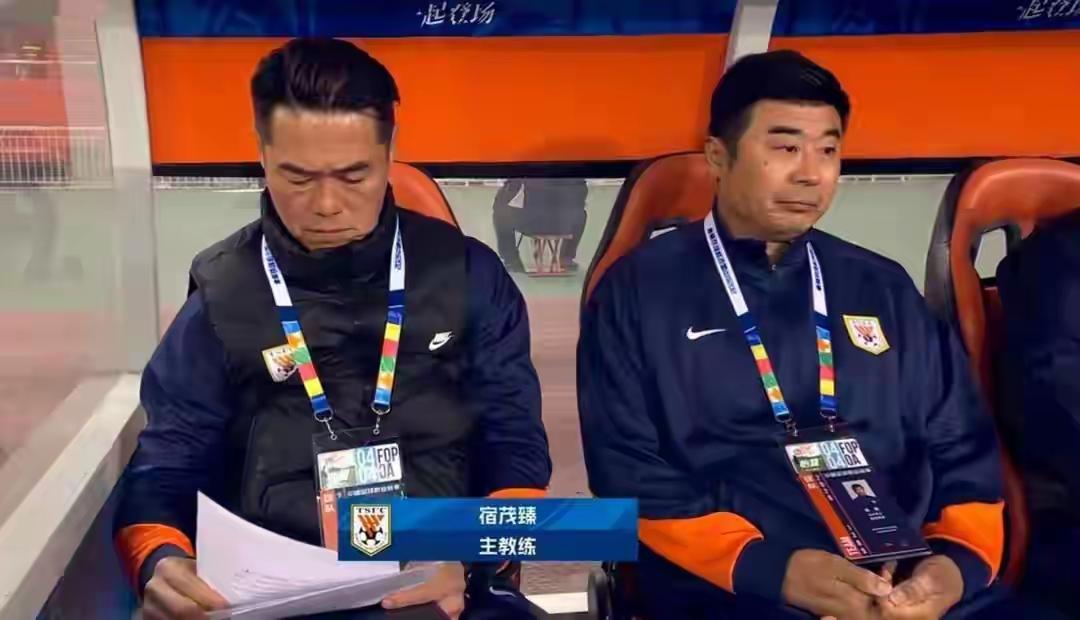 本来一场普通的中超联赛，山东泰山客场战天津津门虎。只因上一轮天津3比0客场大胜云