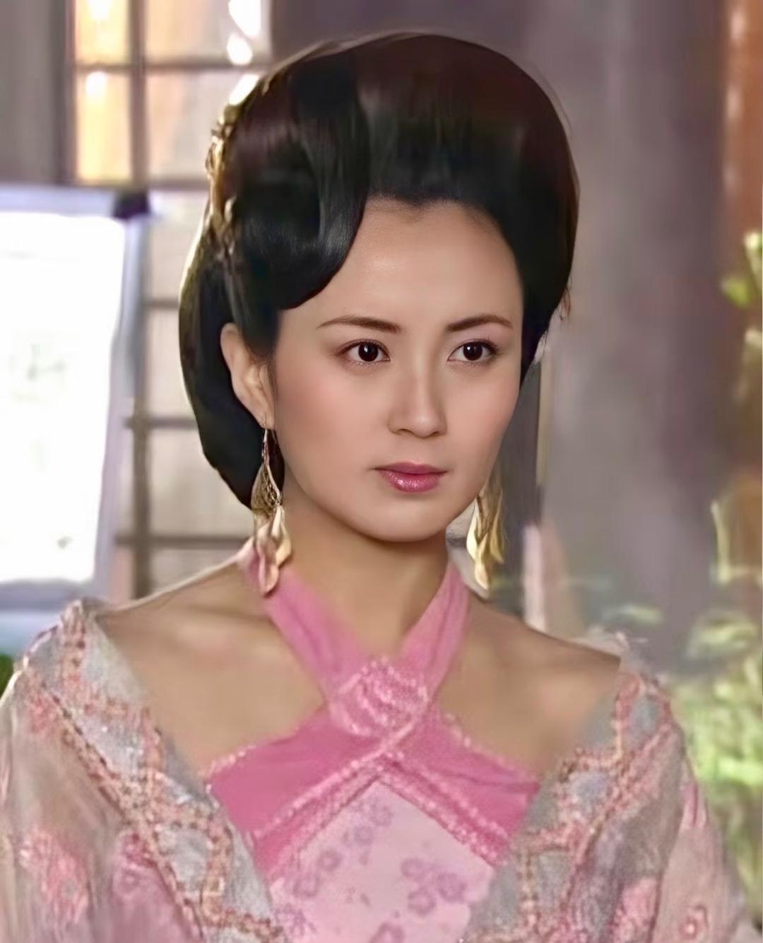 若把江玉燕与徐盈盈放在一个剧里，谁会笑到最后？

江玉燕，让最后只剩下了剧名，顶