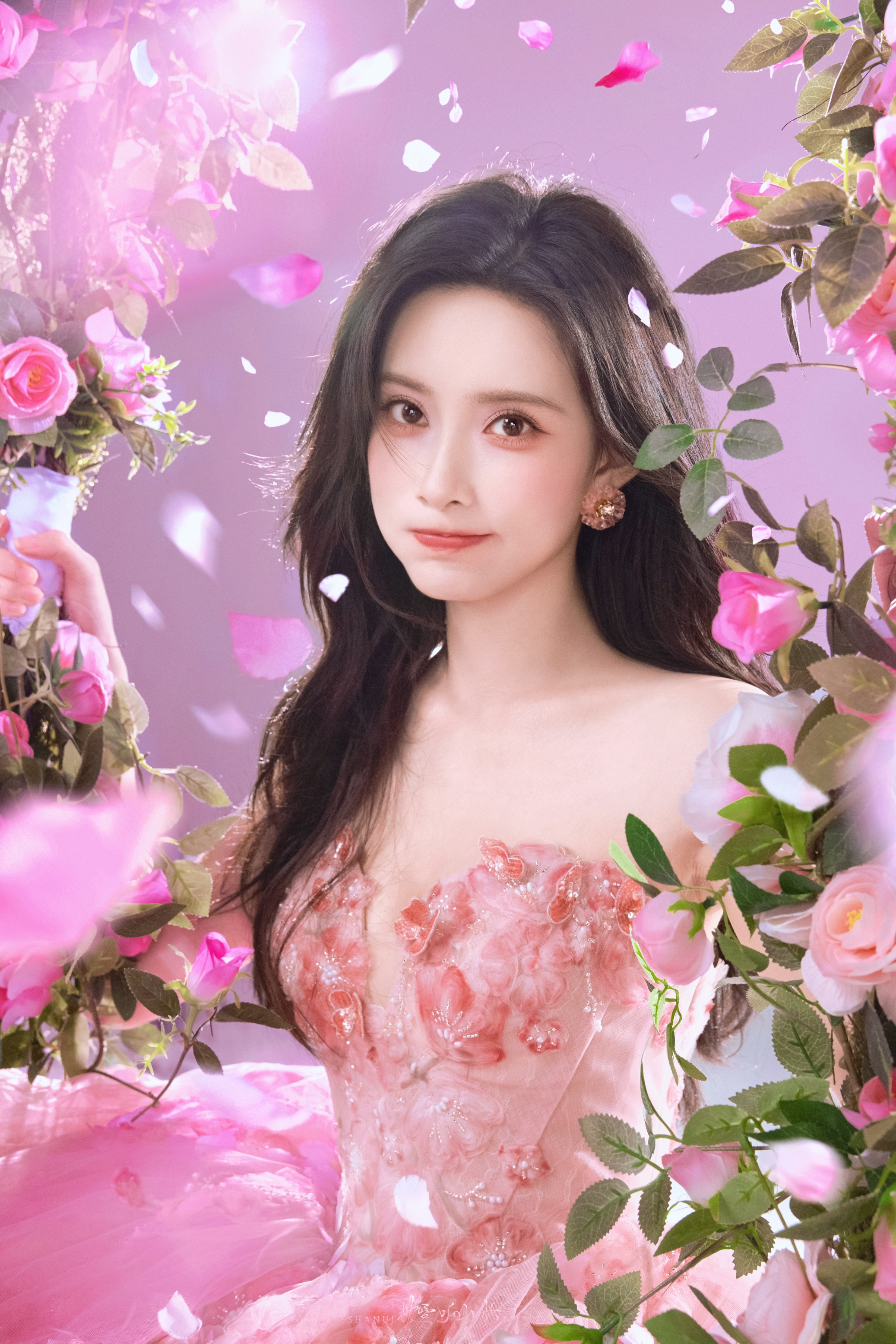 孟子义 孟子义·粉色花海超话创作官超带感闪光图鉴