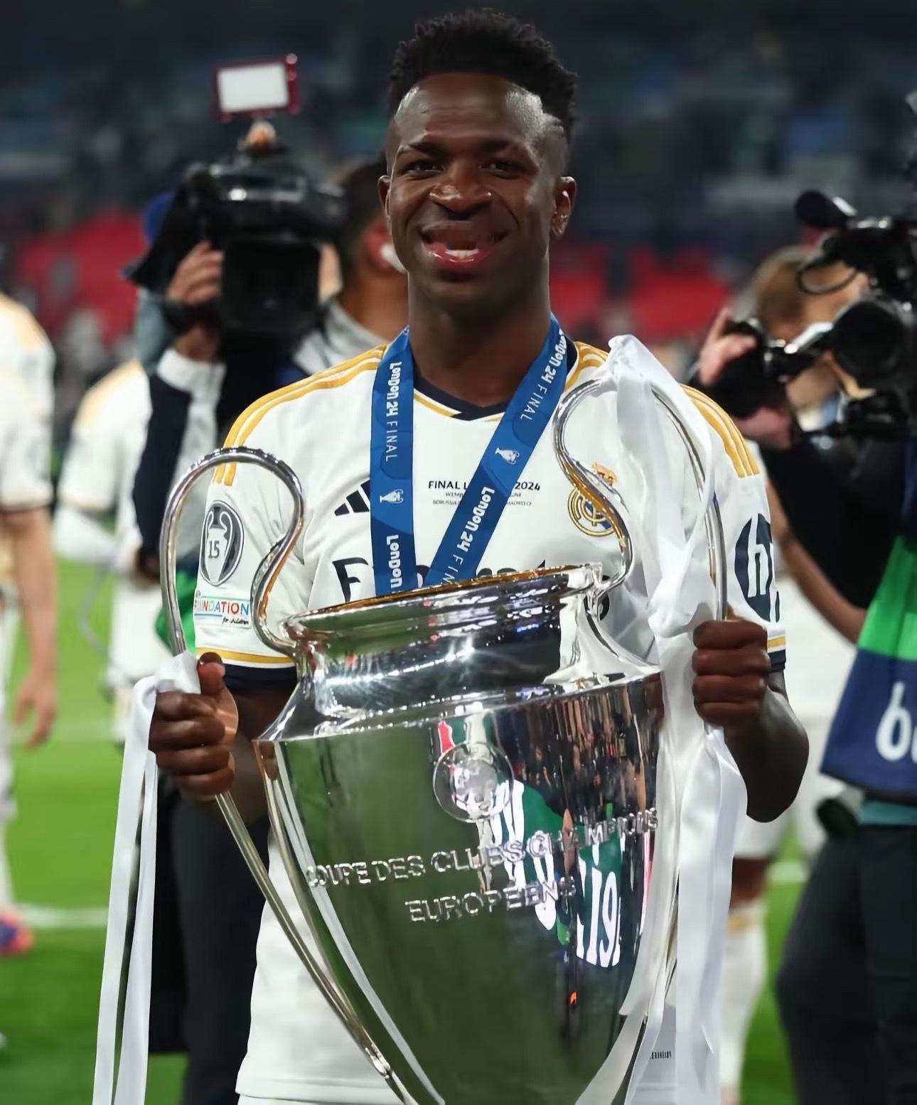 利雅得新月俱乐部CEO近日公开表示，球队若有合适机会将全力争取签下皇家马德里球星