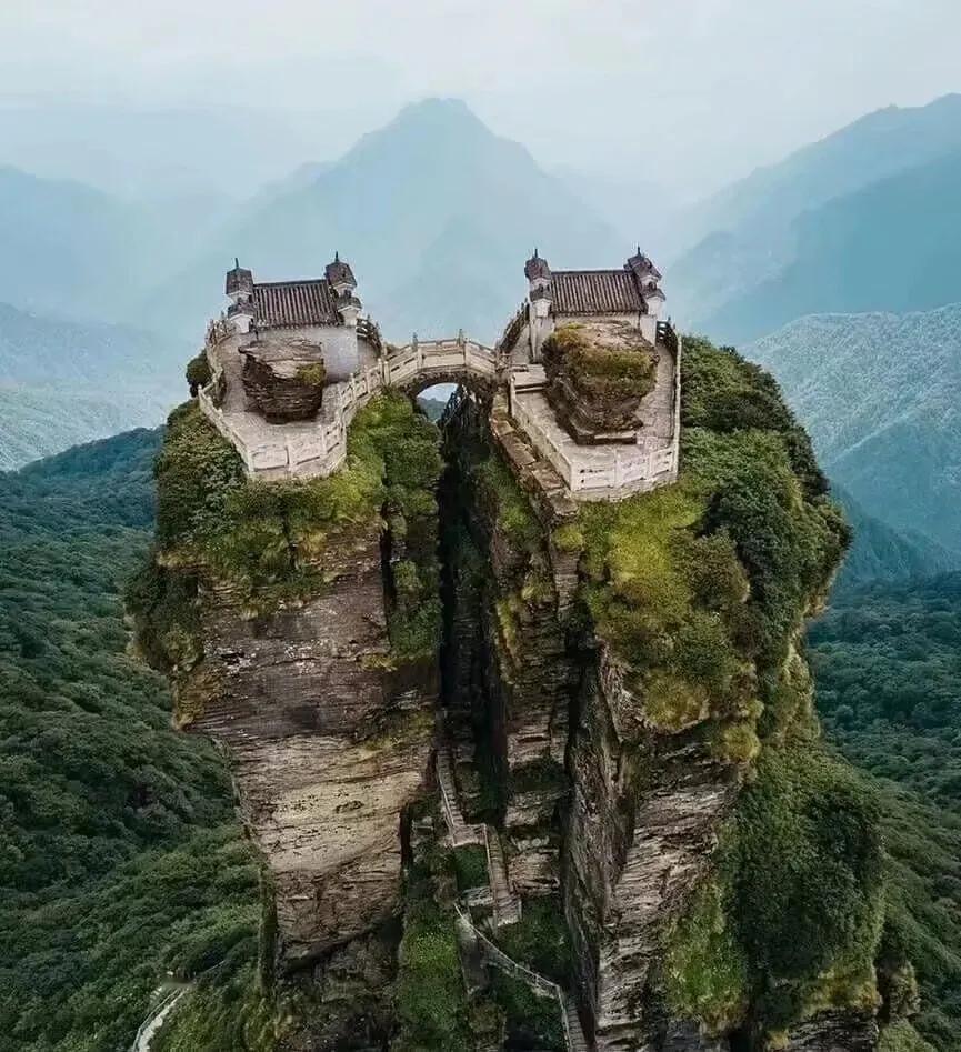 这山看着有点眼熟啊！！！！