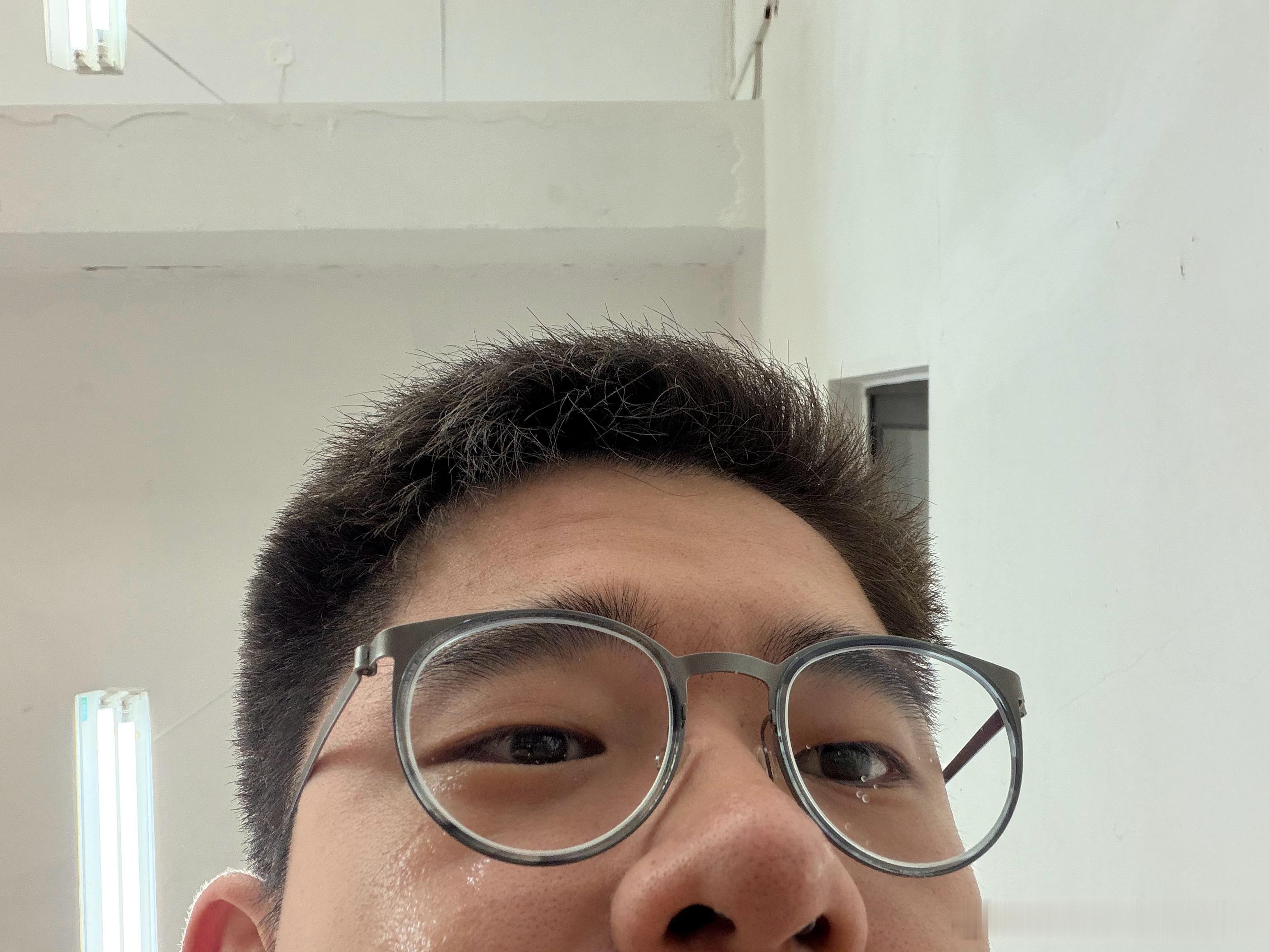 上次剪的头好丑我想你了.. ​​​