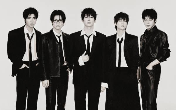 成韩彬站在c位的zb1和章昊c位的and2ble果然漂亮的孩子站中间才会让整体好