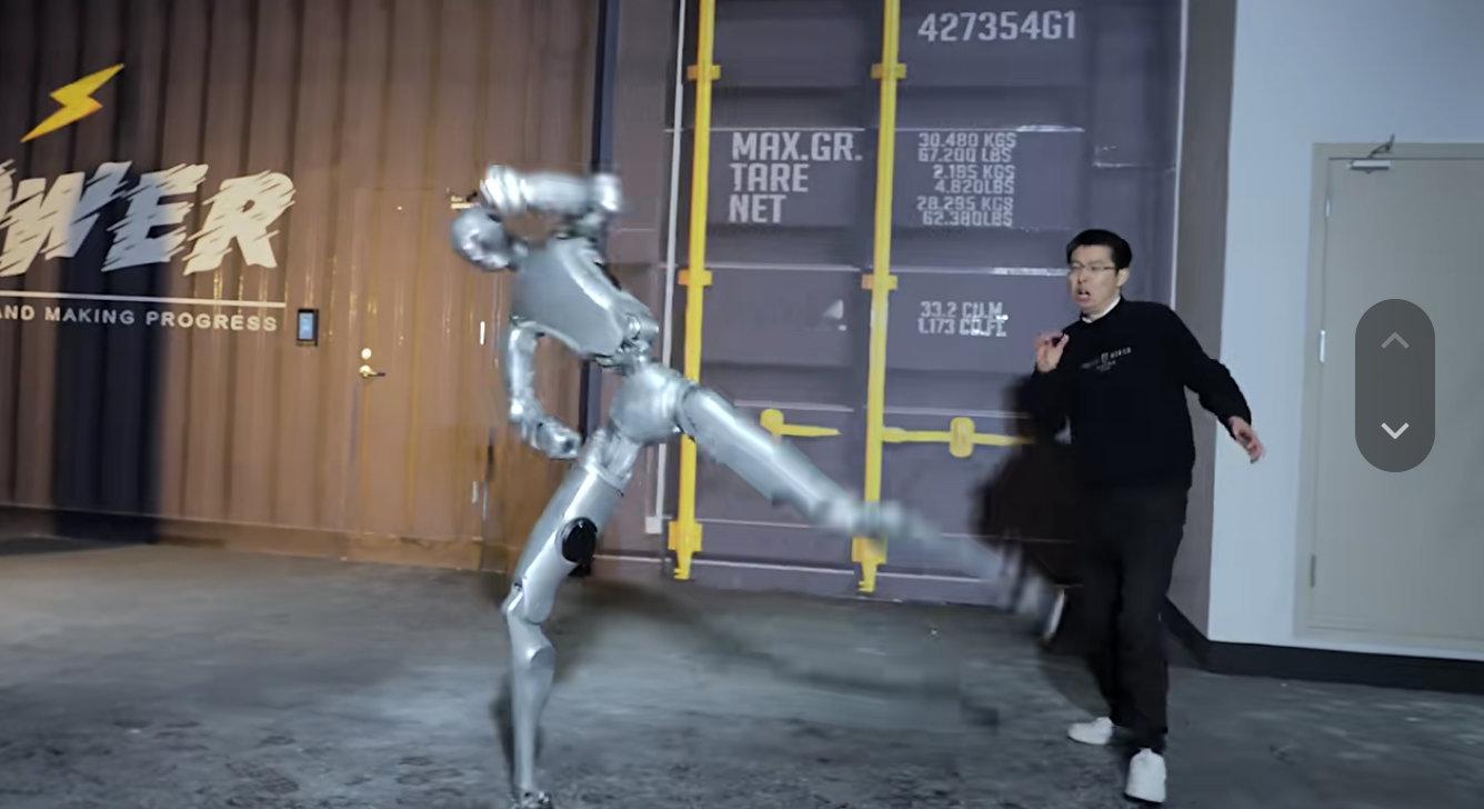 【宇树机器人腾空侧踢吓退王兴兴宇树发布人形机器人H2训练视频】宇树机器人空中回旋