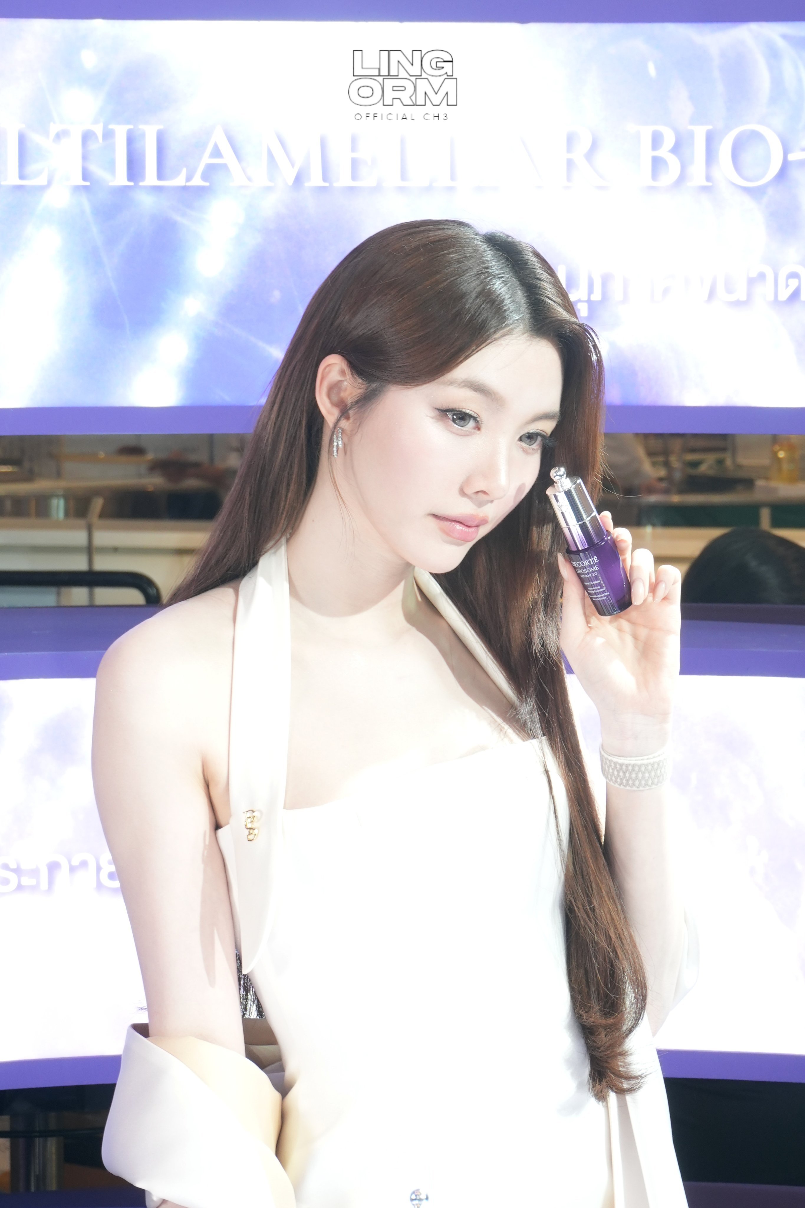 lingorm  🐱lingorm 260625 LO官号更新诡秘白到过曝光了