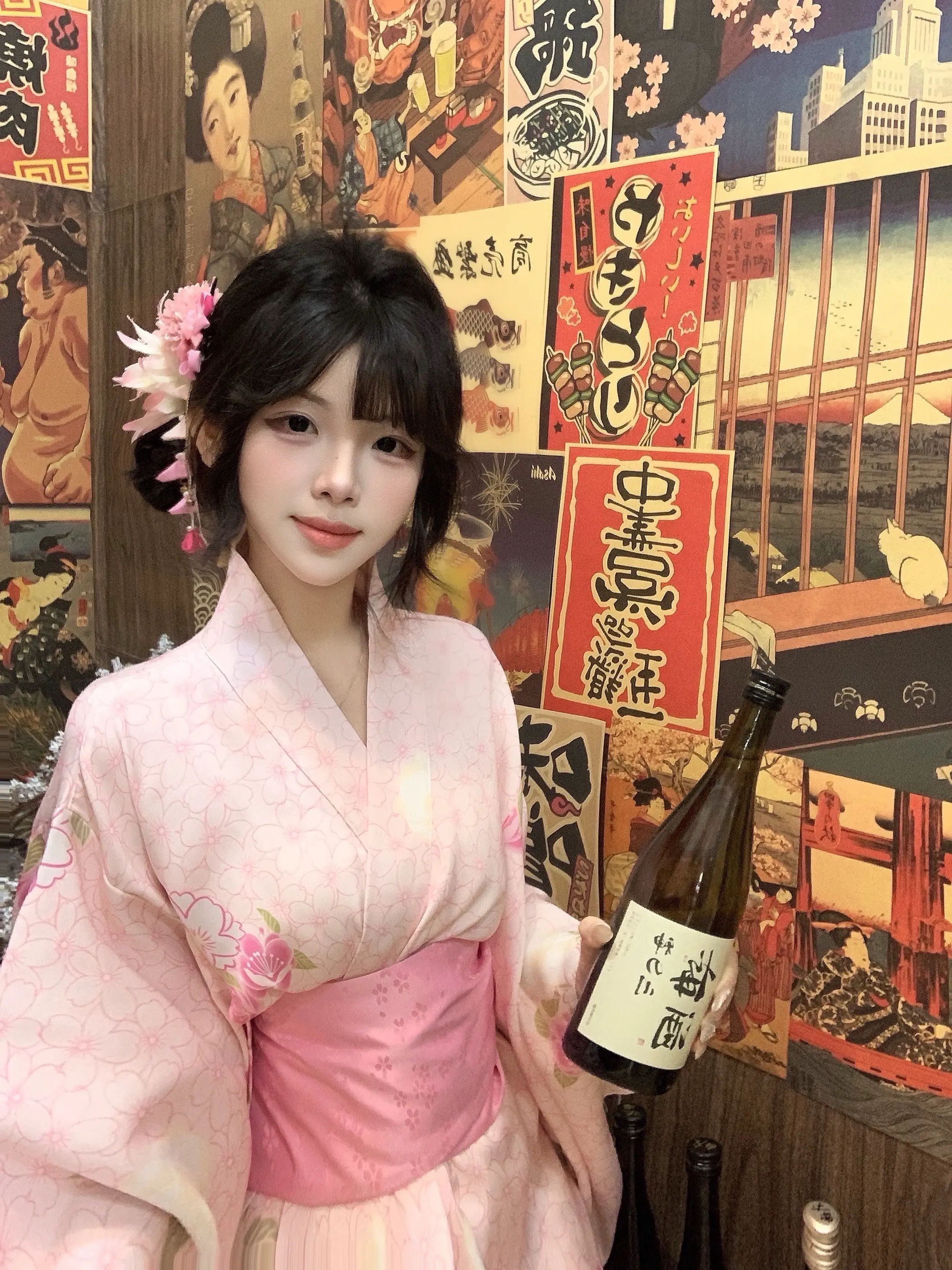 此后隔着三千梨树 六百湘水 你不必哽咽 我始终记得见你的第一面