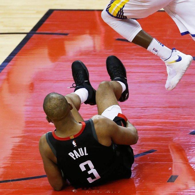 他是我最喜欢的火箭球员之一。我喜欢他比赛时的激情和投入。他是一位不折不扣的竞争者