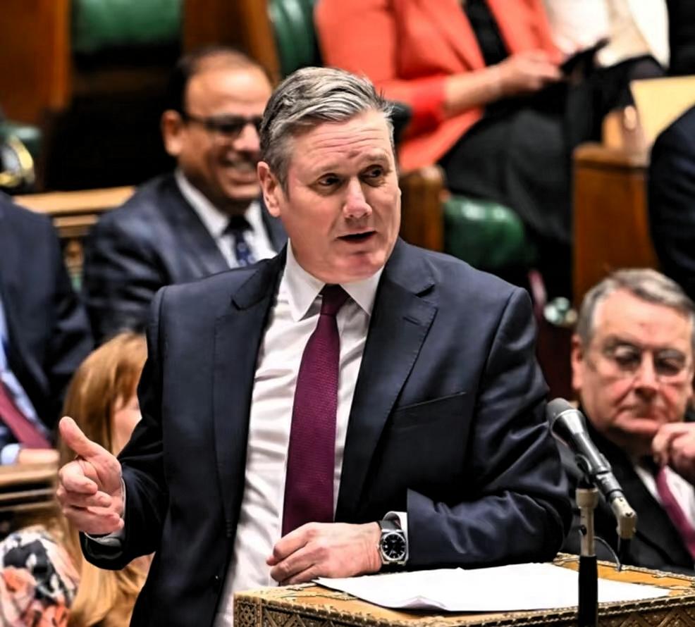 英国首相斯塔默的那句话，彻底让国际商界炸锅了。他说，东方大国企业在英国的资产能否