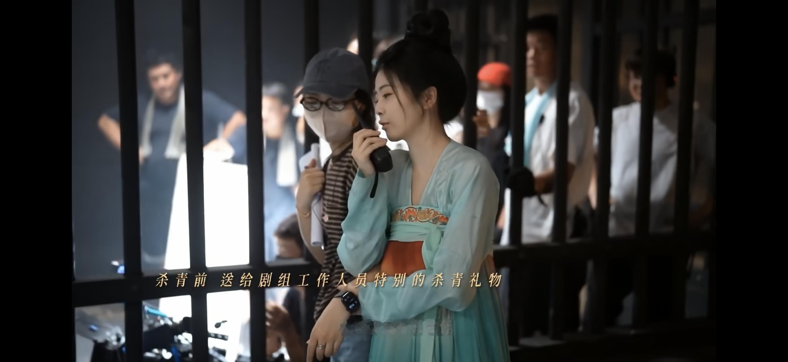 白鹿  夏天还没真正来到，知了就在用力嘶吼了？我们莫离里叶璃说了，鸣叫太用力，蝉