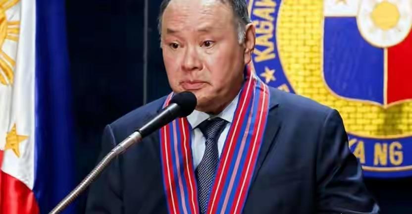 给咱妈强力鼓掌👏🏻早就该制裁菲律宾防长特奥多罗及其亲属了[赞][赞]

6月