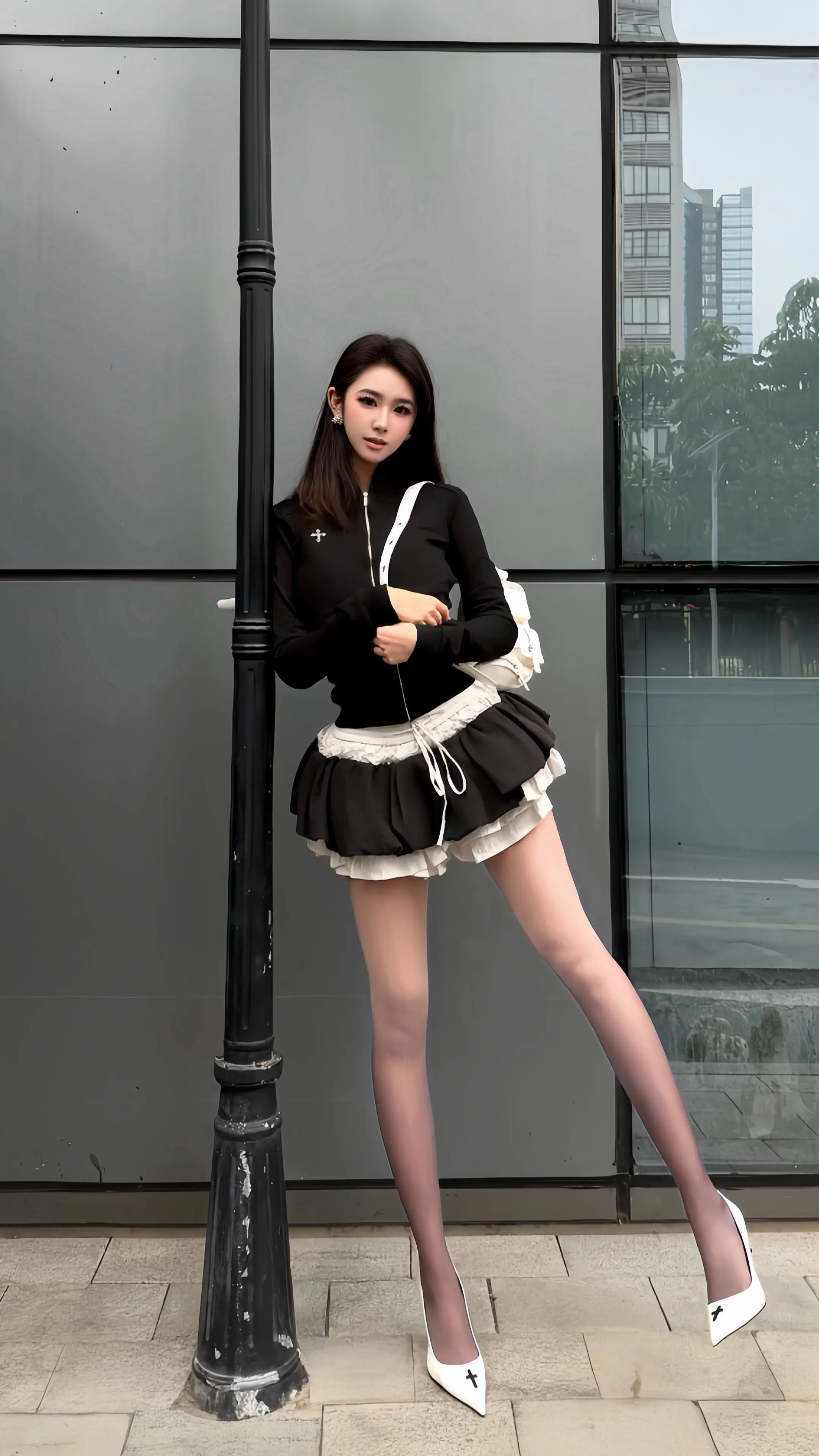 跟谁都能聊 那你当客服去吧。