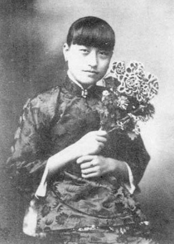 1971年，84岁的蒋介石收到了前妻陈洁如i的一封信，书信中短短几句话，却让蒋介