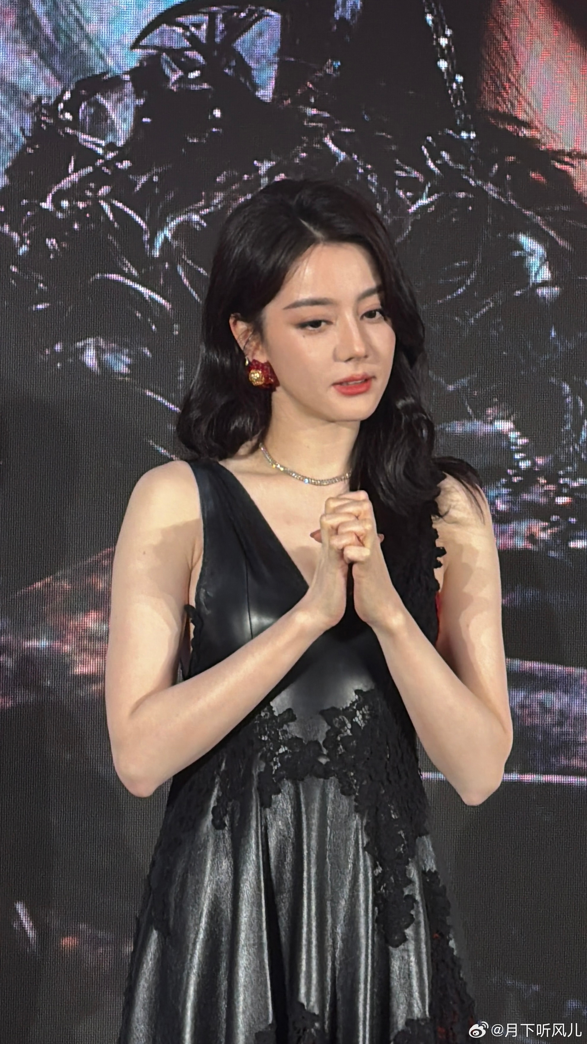 白日提灯官微回应没话题 真的会被官微的细节打动🥰，就算没话题也认真营业，段胥式