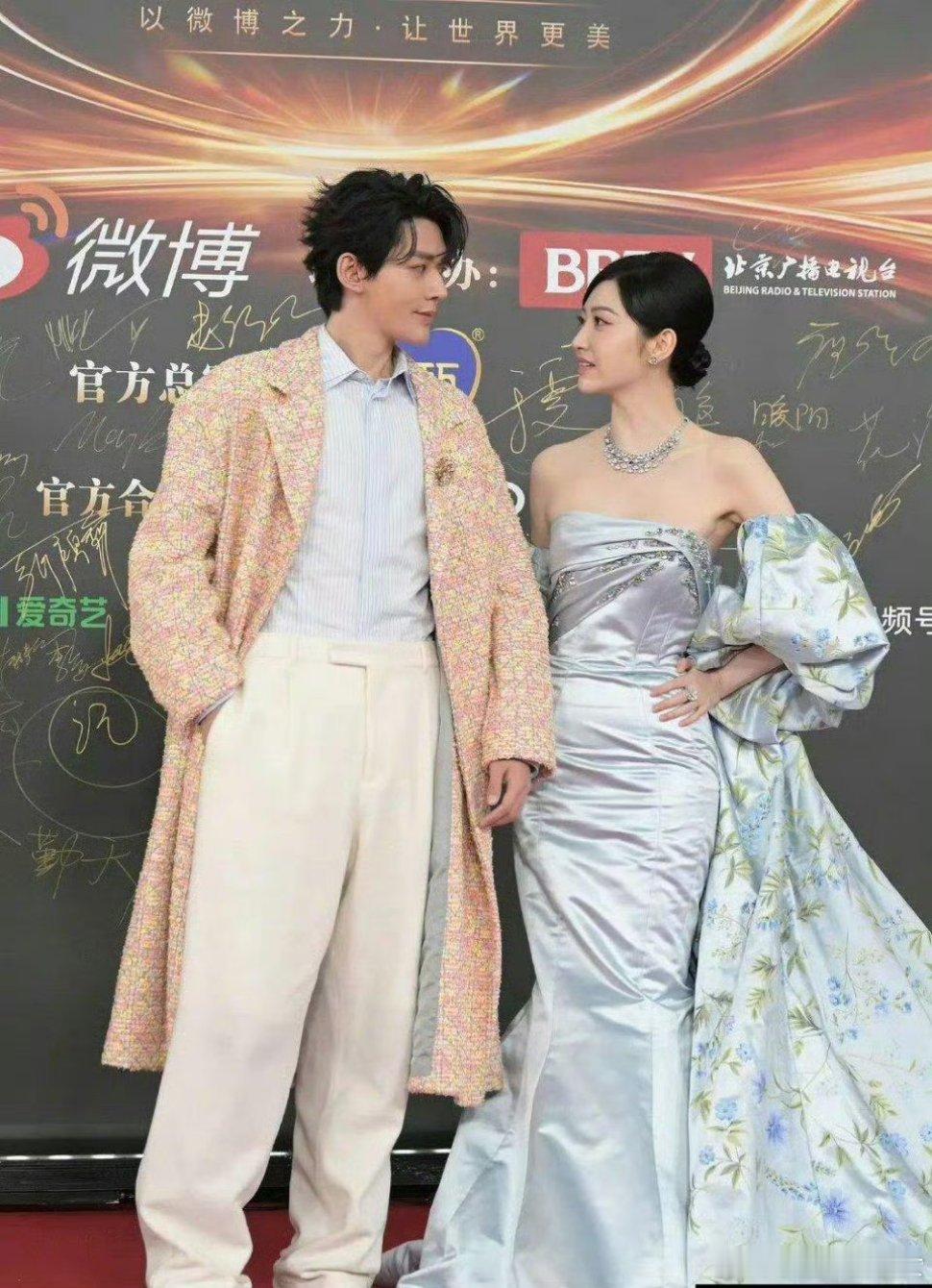 景甜的腰是否和杨紫一样 ​​​