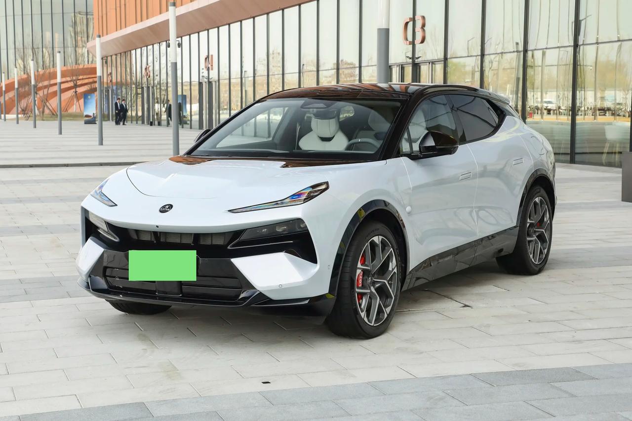 ⚡莲花ForMe上市了，我觉得有“性能SUV”的标签。外形带劲，底盘配置也很香，