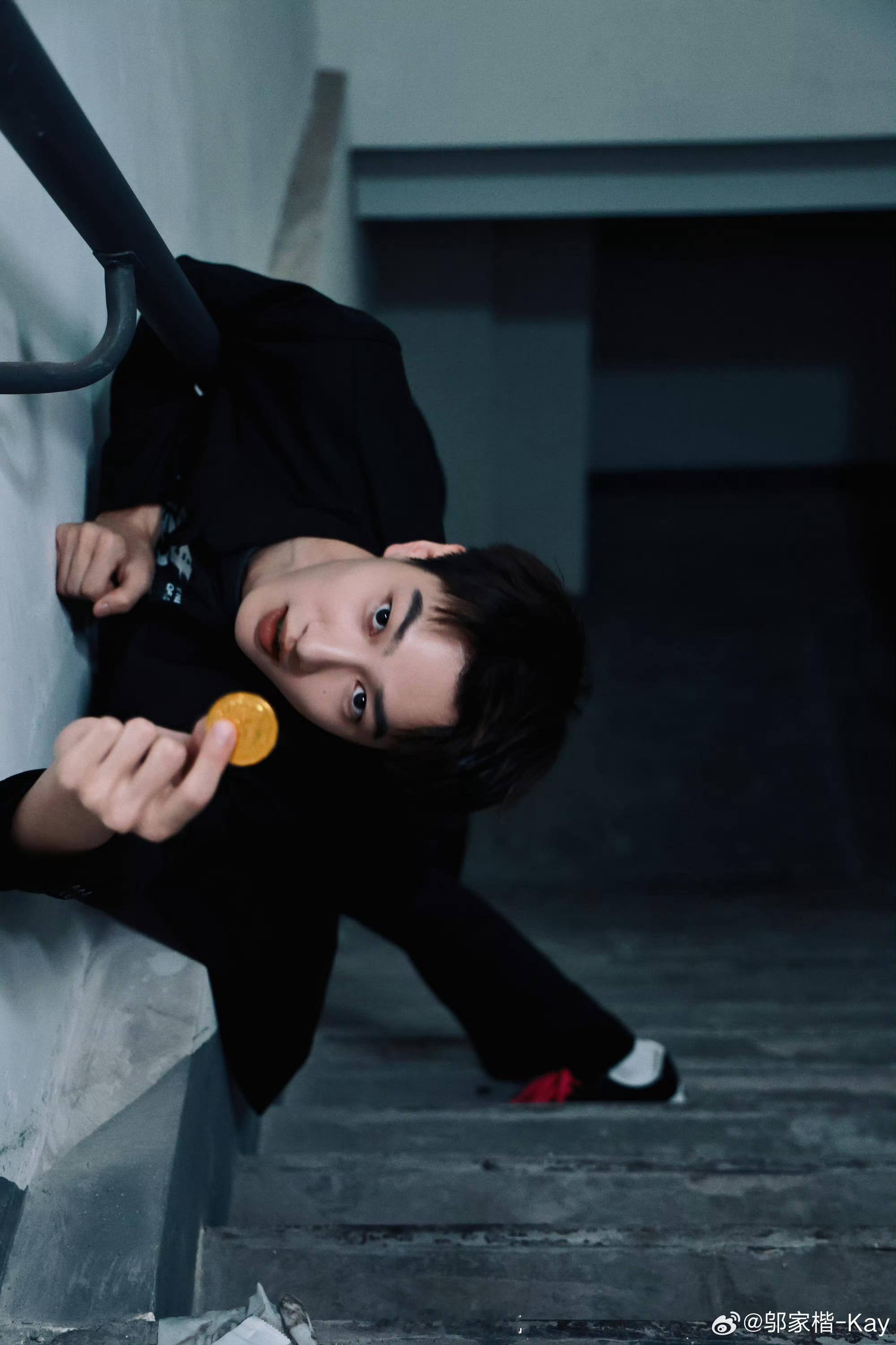 邬家楷 荣门第一金牌担当《毕正明的证明》里邬家楷那个角色真的有棱有角，魅力爆棚！