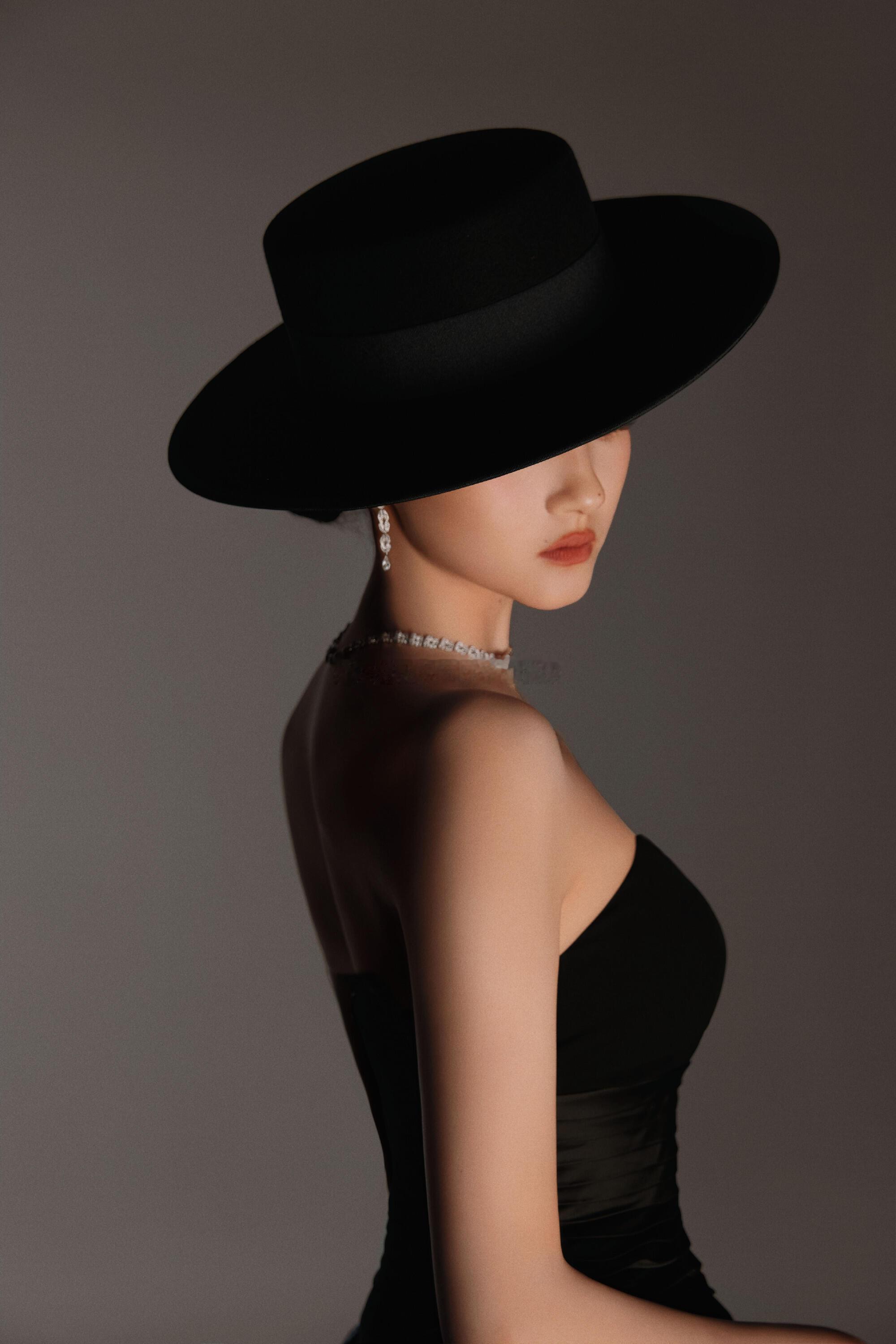 关晓彤时尚之夜红毯 好久不见关晓彤第一次在红毯戴帽子关晓彤