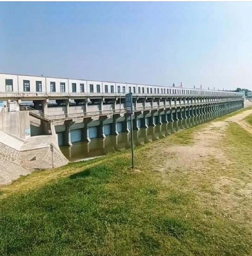 黄河四十九孔大闸