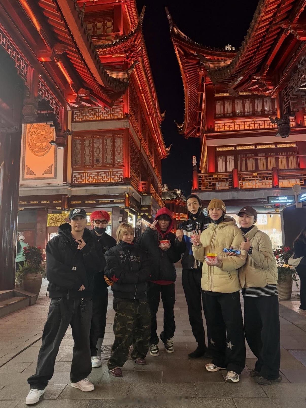 omg王琳凯ins晒与卜凡合照小鬼晒与卜凡合照