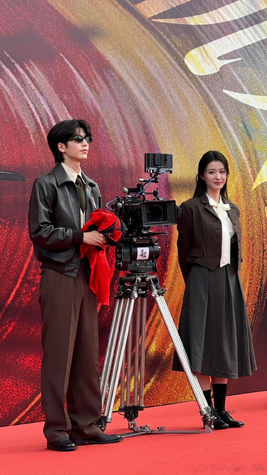 张凌赫王楚然这一秒过火开机造型张凌赫王楚然这一秒过火造型 张凌赫王楚然 ​​这一
