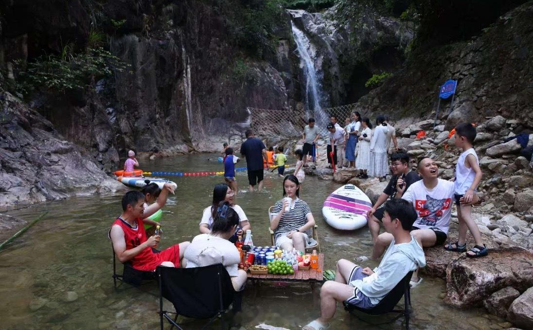 赣州身边事 【江西崇义：一条溪串起百姓好日子 】网页链接