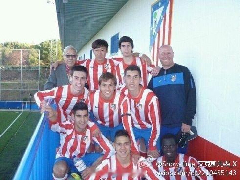 留洋今日 2011年的今天，17岁的徐新在西班牙U19荣誉联赛上斩获进球。201