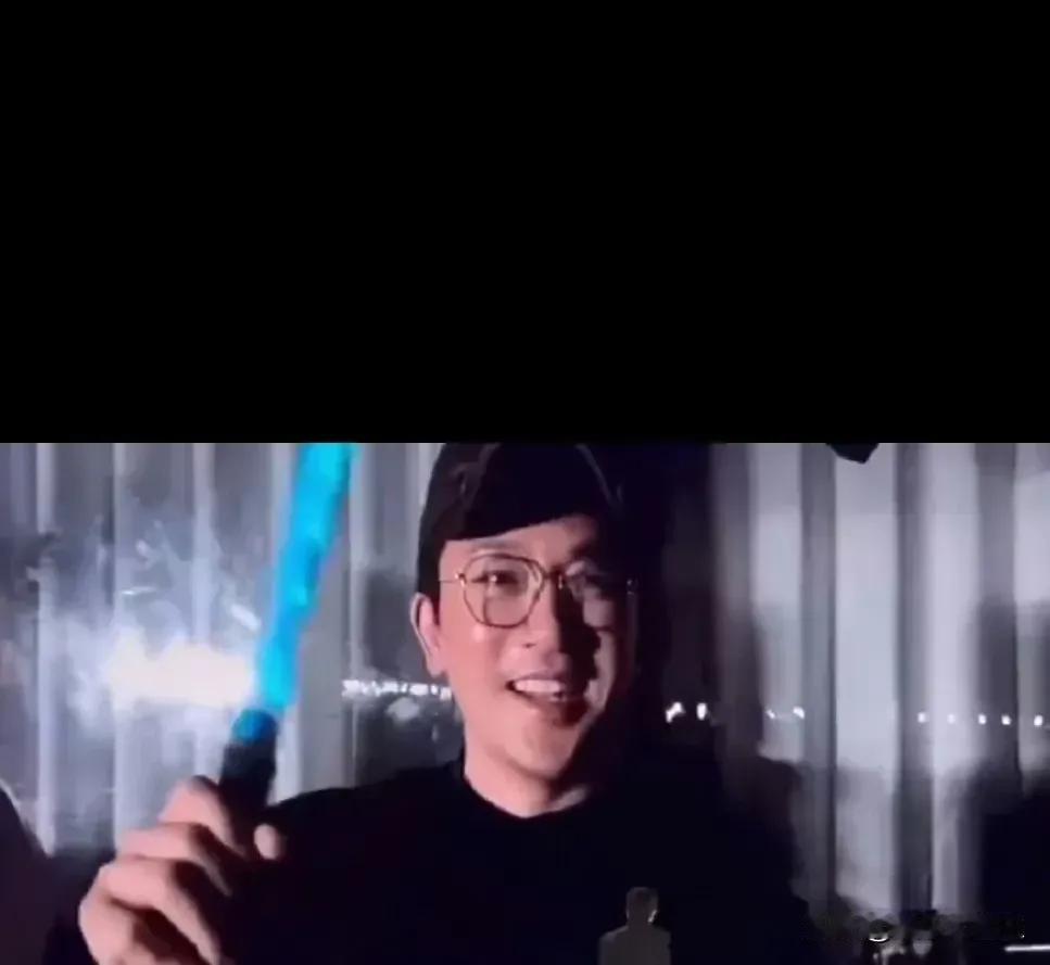 苏有朋出席张杰演唱会有必要炒作？

台湾歌手苏有朋出席了张杰演唱会，却被一些网友